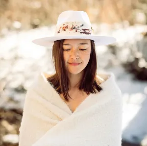 Freya Begonia Hat in White