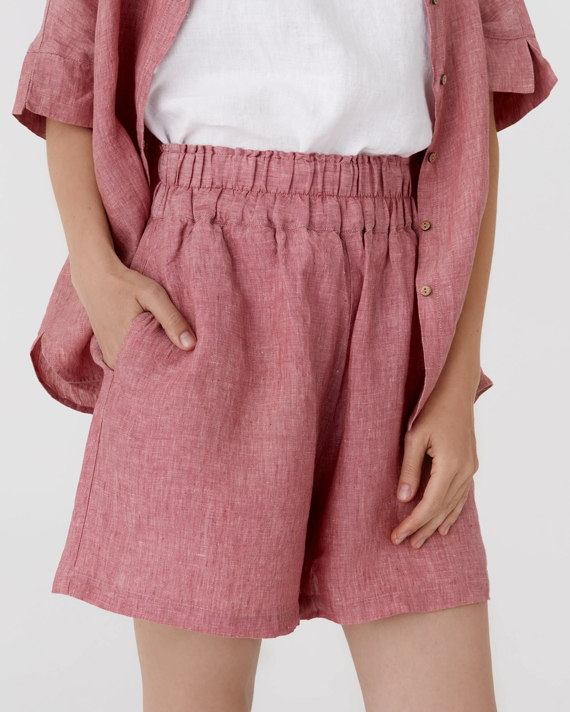 High waisted linen shorts CUENCA in Cranberry