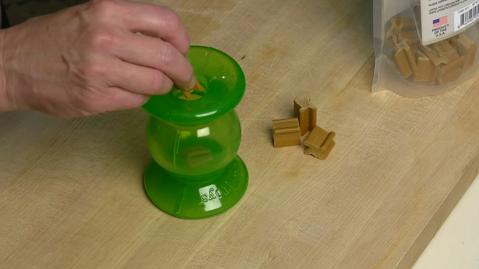 Rolly Cannoli Treat Toy