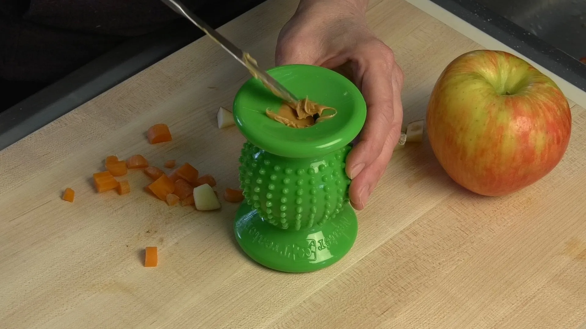 Rolly Cannoli Treat Toy
