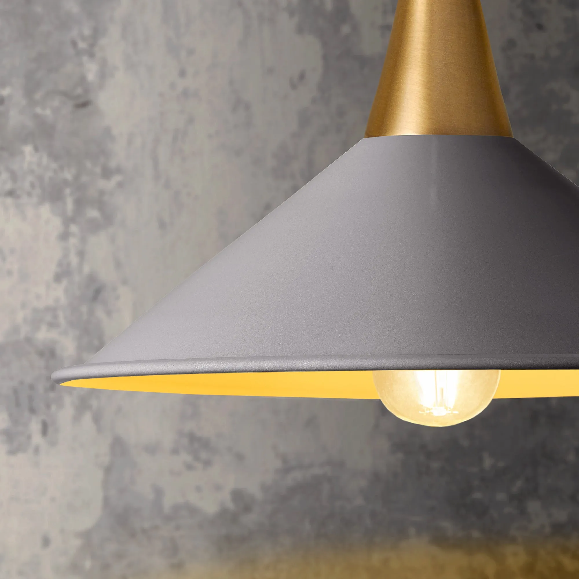 Smaller Cookie shade in poppy seed with stone interior